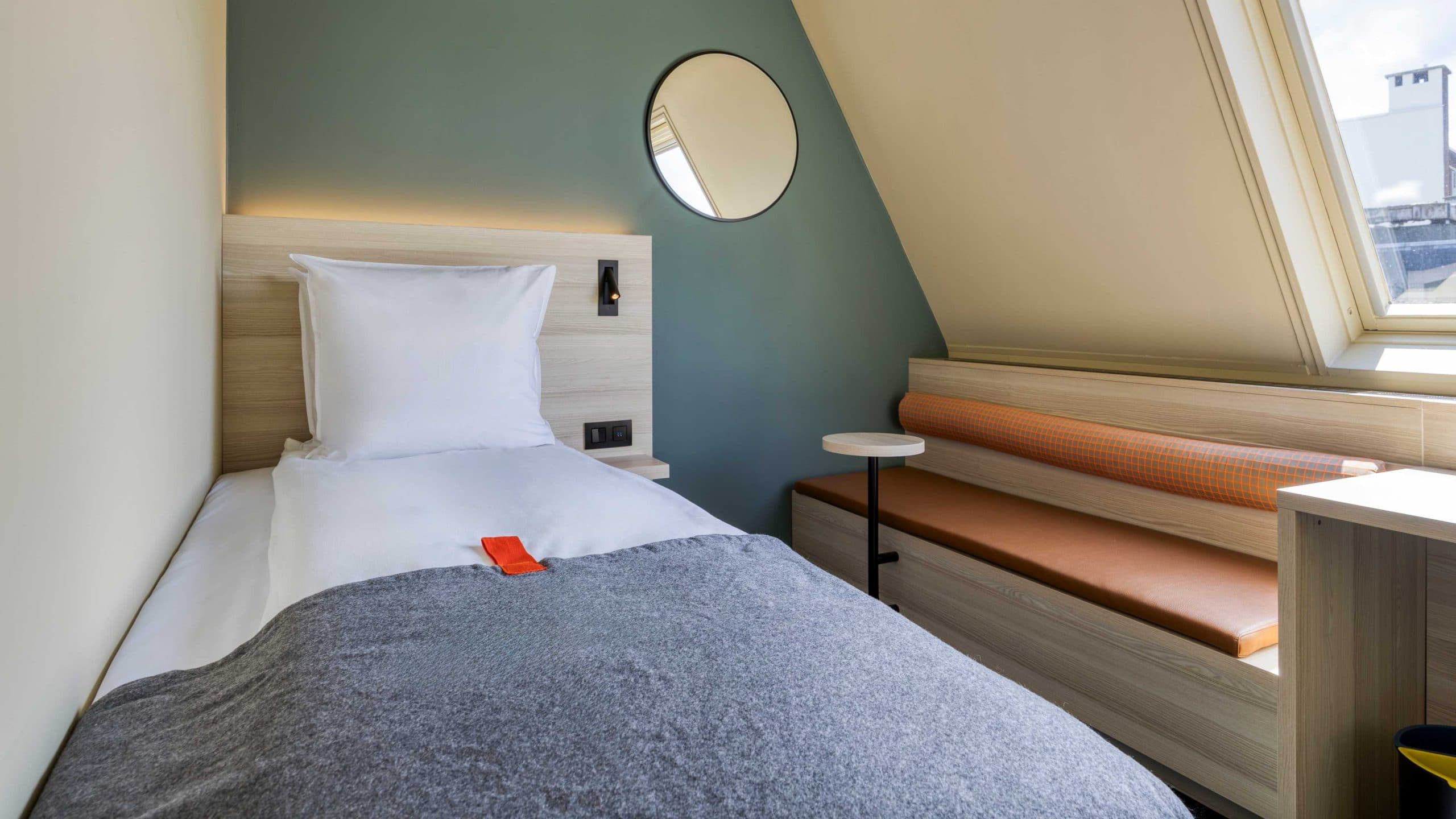 Picture of bed in single room at Citybox Brussels