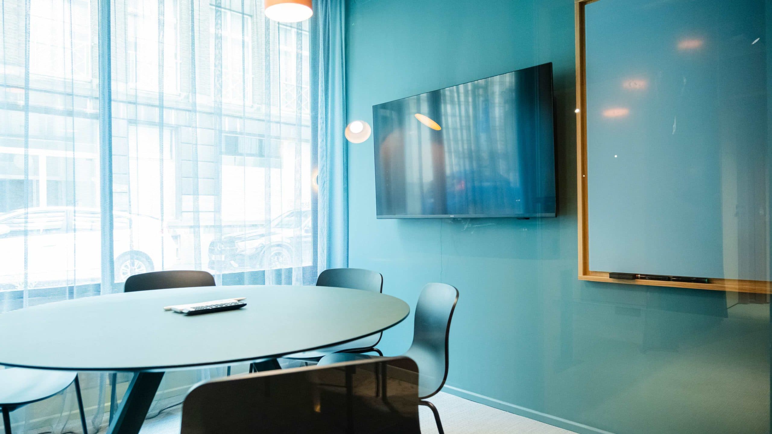 The Minibox meeting room at Citybox Brussels